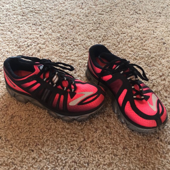 lightweight brooks shoes